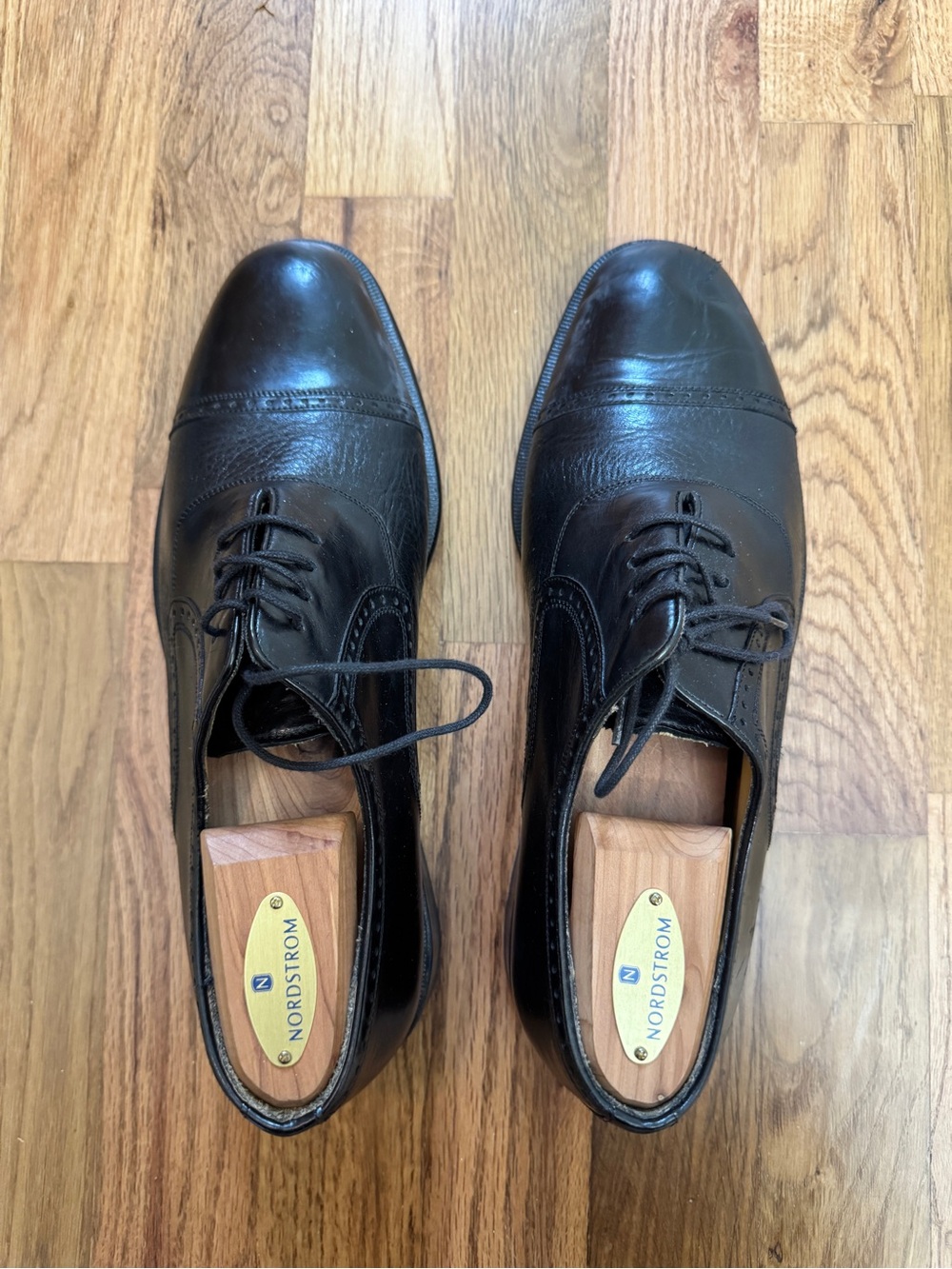 Mezlan Black Leather Cap-Toe Derby Oxfords